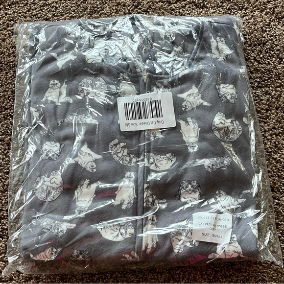 NEW Taylor Swift Cat Onesie - Picture 4 of 7